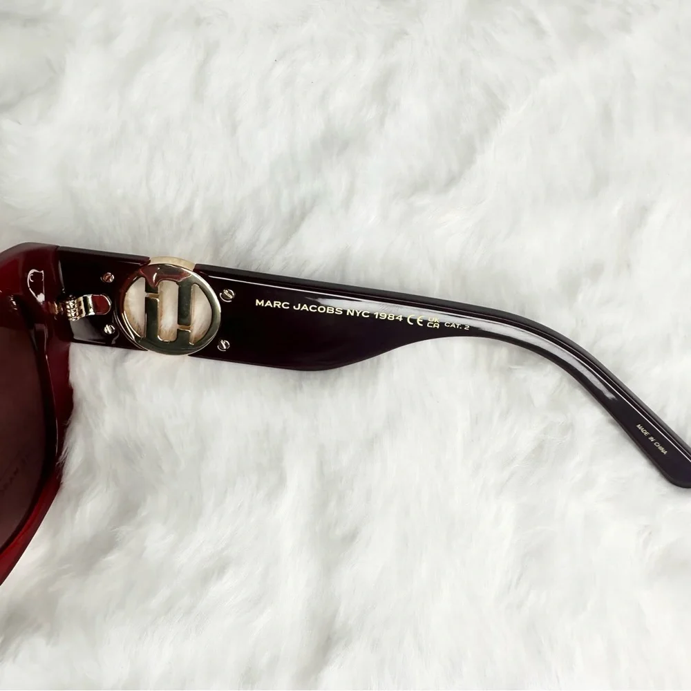 Marc Jacobs $10 145mm